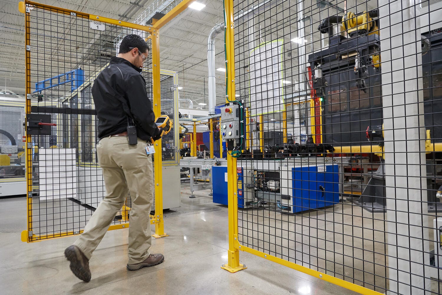 Preparing to perform a panel inspection with a Fluke thermal camera.