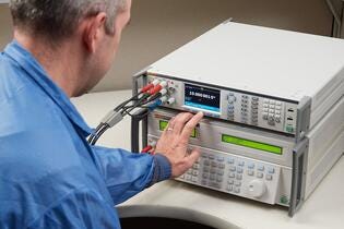 高(gao)精(jīng)度數(shu)字表