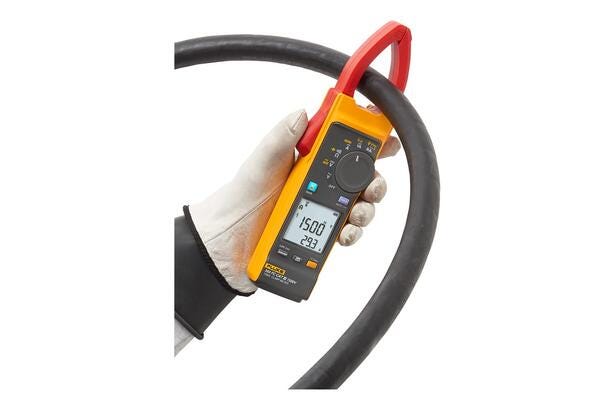 The Fluke 393 clamp meter has a very thin jaw for cramped combiner boxes, but still clamps around a 34 mm cable. The Fluke 393 clamp meter has a very thin jaw for cramped combiner boxes, but still clamps around a 34 mm cable.