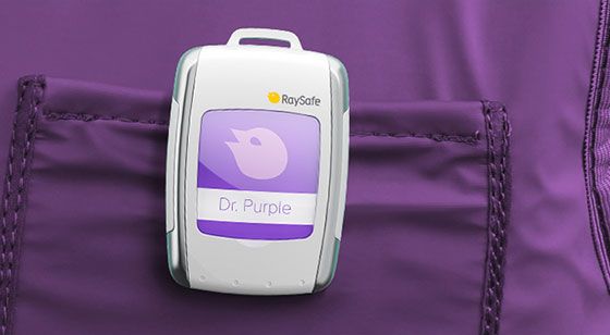 劑量計(ji)，與徽章大(da)小(xiǎo)相同，重(zhong)量僅有(yǒu)34克